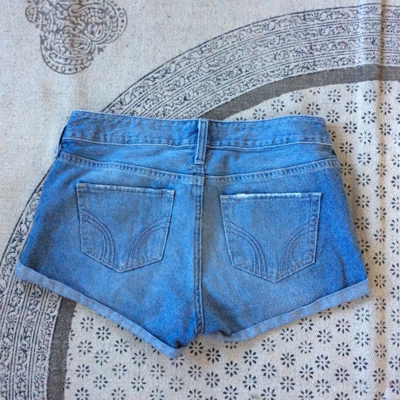 Hollister Jean Shorts - Picture 3 of 3